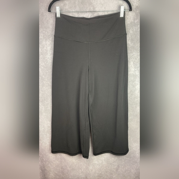 Athleta Pants Womens Medium Black  Wide Legs Sweatpants Cozy Active Sporty‎ crop - Picture 7 of 8